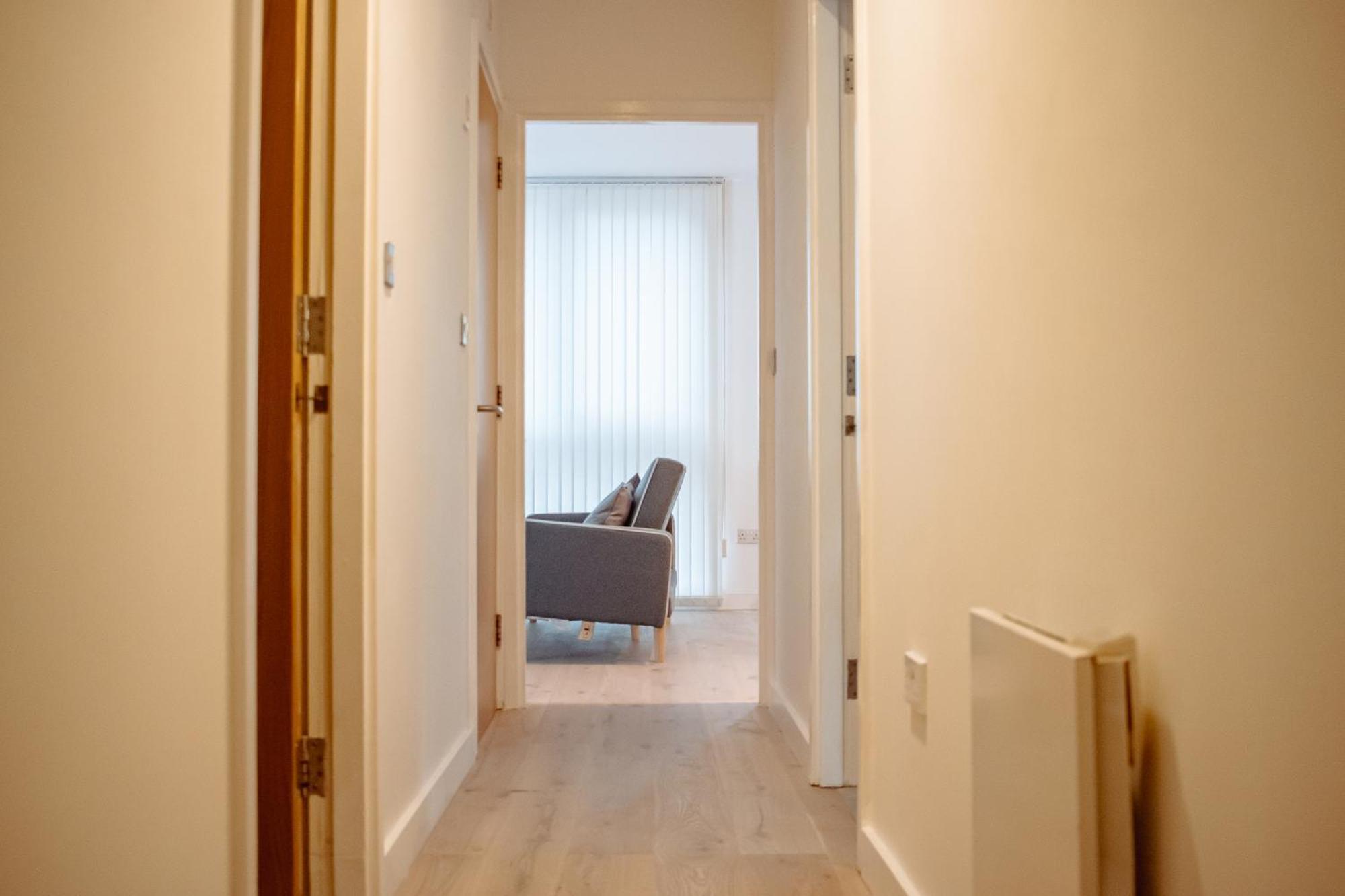 לידס Central & Spacious, Sleeps 8, Perfect For Groups מראה חיצוני תמונה