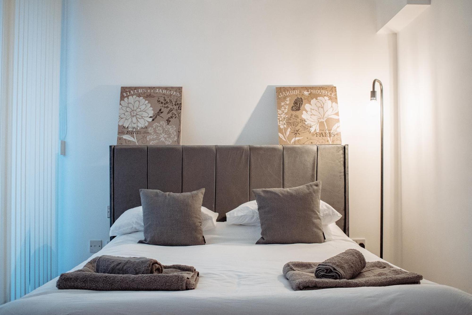 לידס Central & Spacious, Sleeps 8, Perfect For Groups מראה חיצוני תמונה