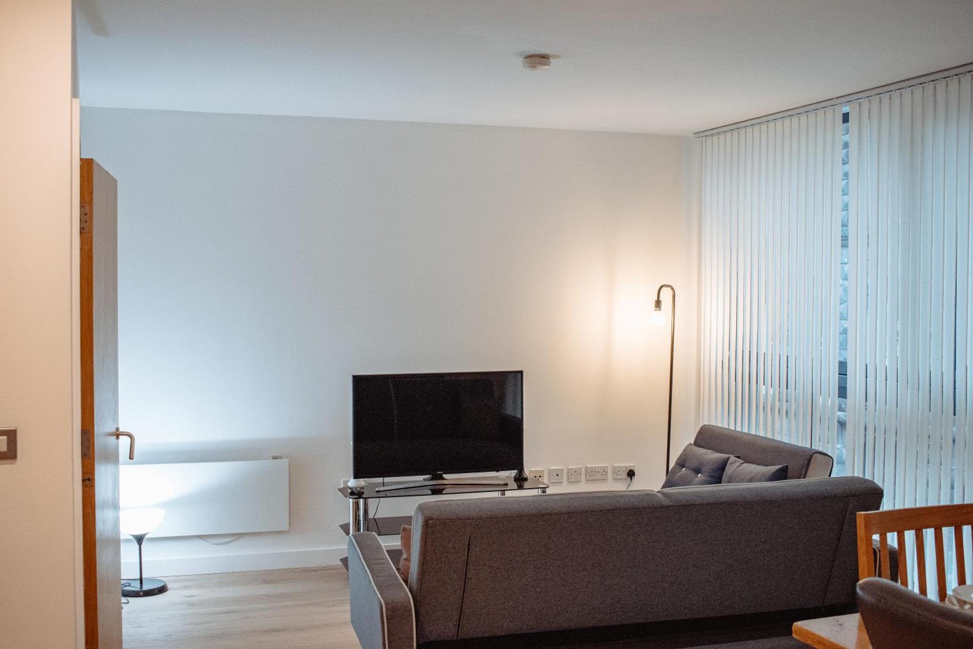 לידס Central & Spacious, Sleeps 8, Perfect For Groups מראה חיצוני תמונה