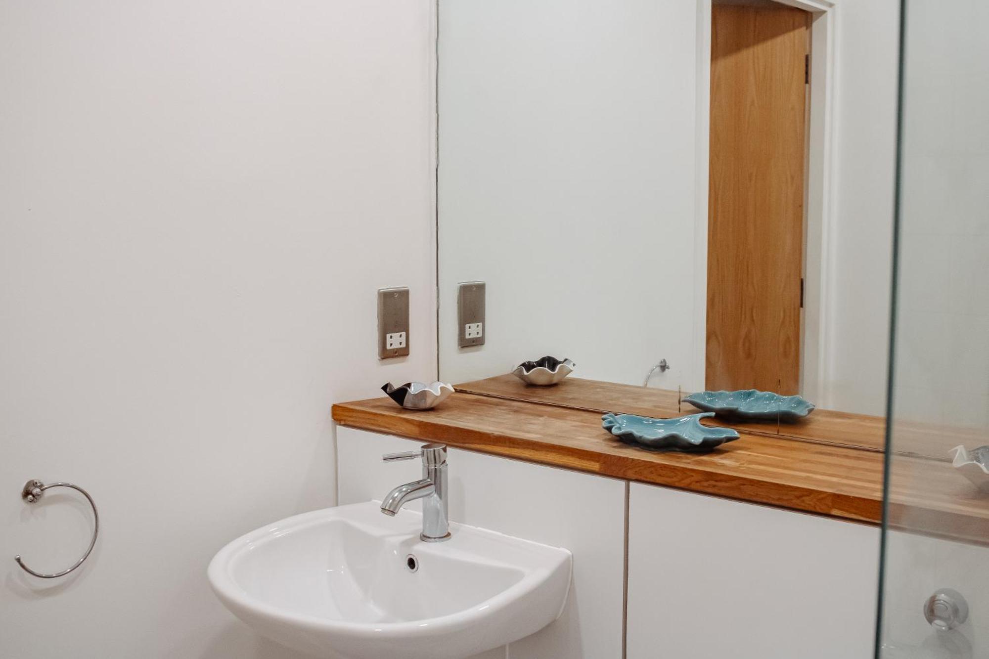 לידס Central & Spacious, Sleeps 8, Perfect For Groups מראה חיצוני תמונה