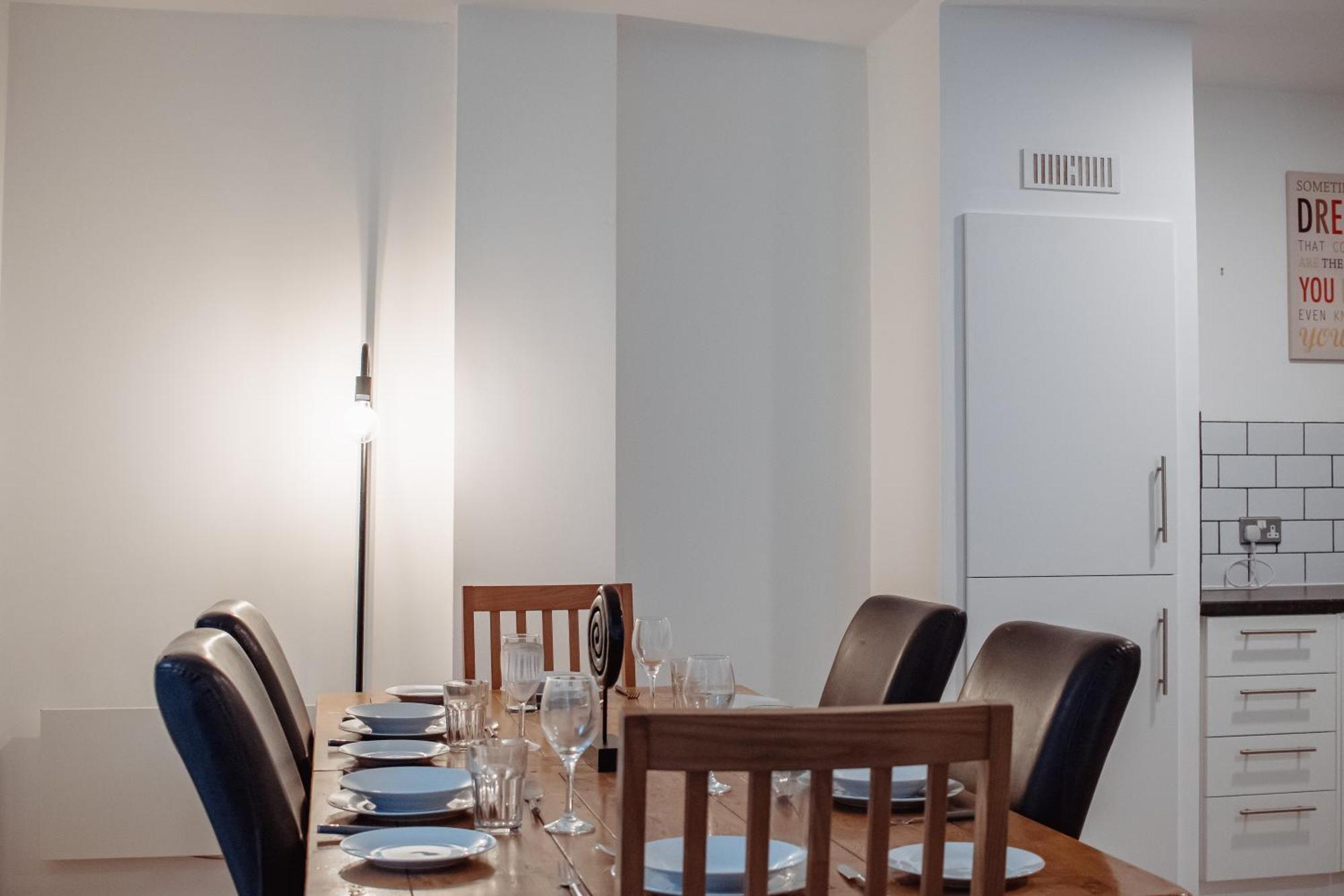 לידס Central & Spacious, Sleeps 8, Perfect For Groups מראה חיצוני תמונה