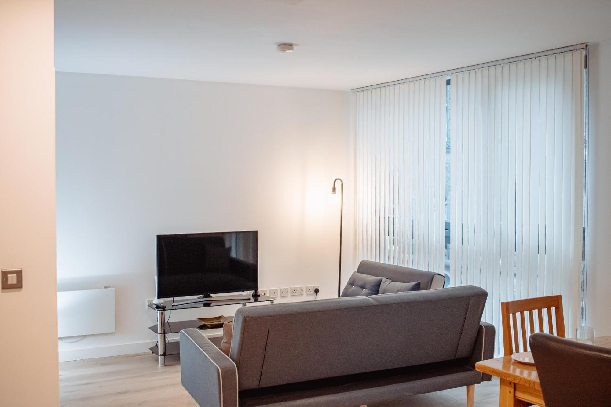 לידס Central & Spacious, Sleeps 8, Perfect For Groups מראה חיצוני תמונה