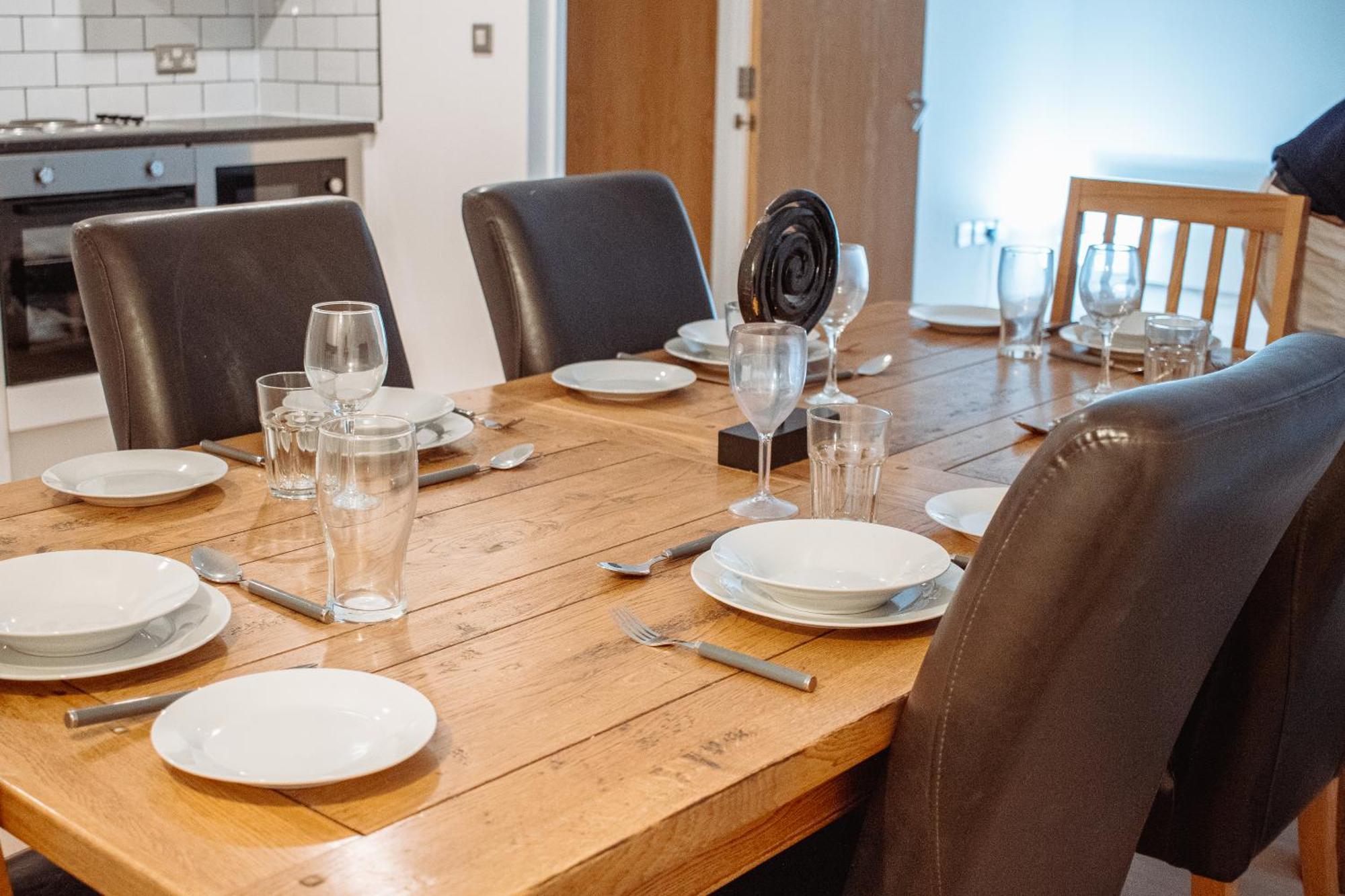 לידס Central & Spacious, Sleeps 8, Perfect For Groups מראה חיצוני תמונה