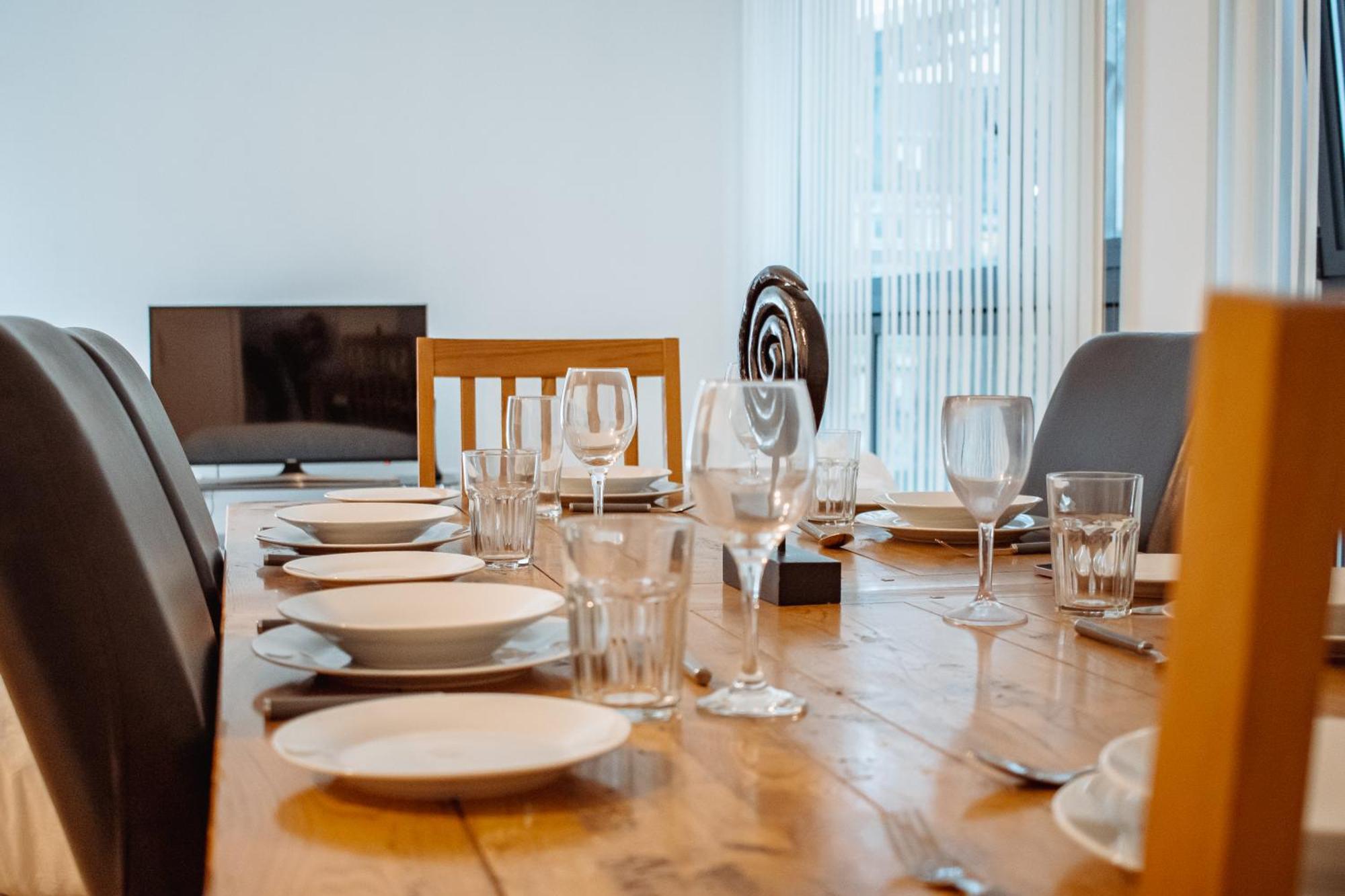לידס Central & Spacious, Sleeps 8, Perfect For Groups מראה חיצוני תמונה