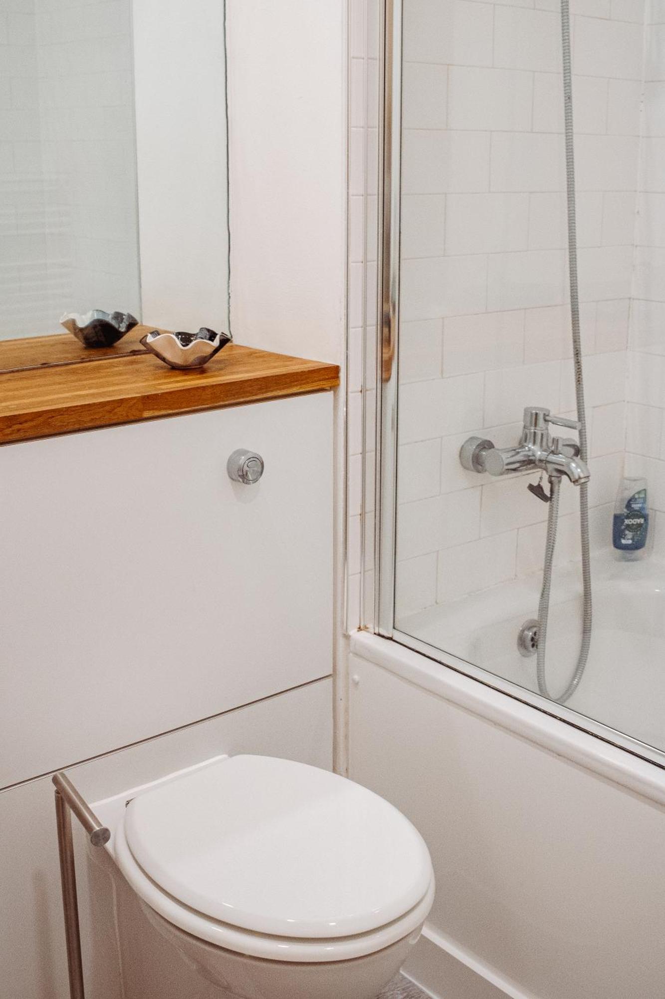 לידס Central & Spacious, Sleeps 8, Perfect For Groups מראה חיצוני תמונה